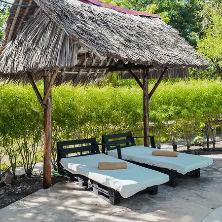 African Hut Tiny Cottage Diani Beach Exterior photo