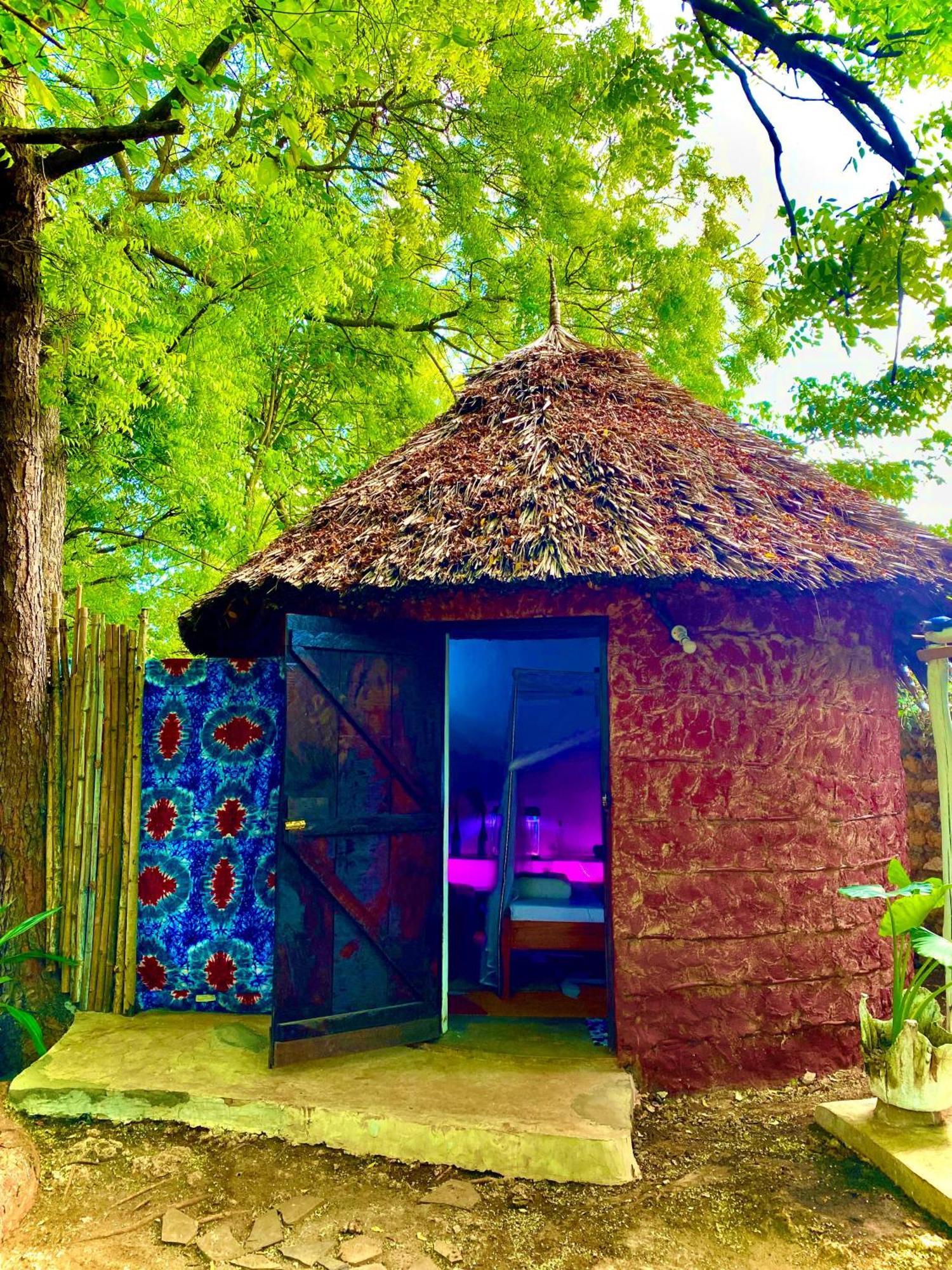 African Hut Tiny Cottage Diani Beach Exterior photo